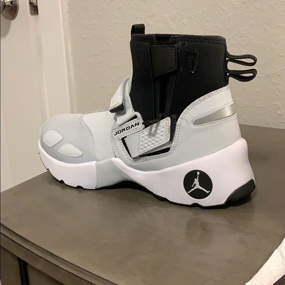 Jordan - Picture 2 of 4